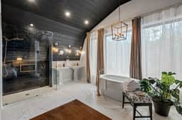 Pine Knot: Serene Woodland Retreat close to lakes